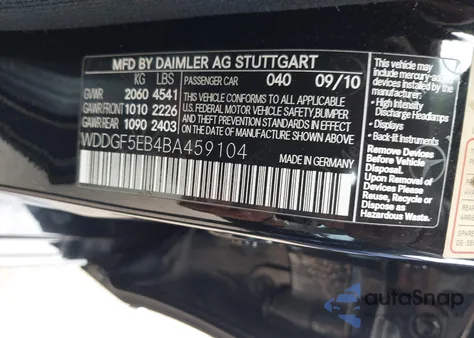 2011 Mercedes-Benz C 300 Luxury/Sport z USA, uszkodzony, nr VIN WDDGF5EB4BA459104